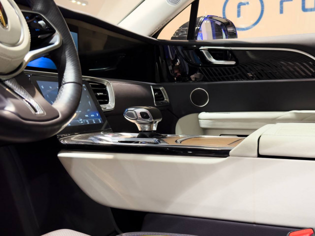 Hongqi E-HS9
