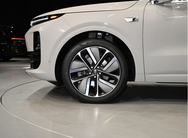 Lixiang L6