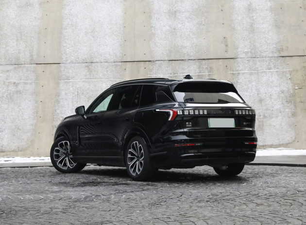 Lynk & Co 09 EM-P