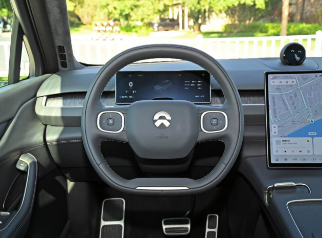 NIO ES8