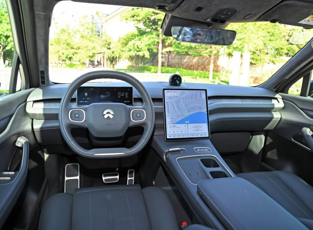 NIO ES8