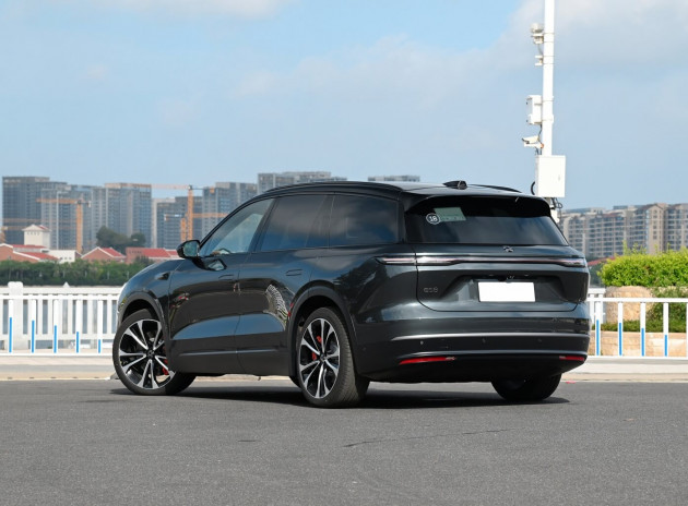 NIO ES8