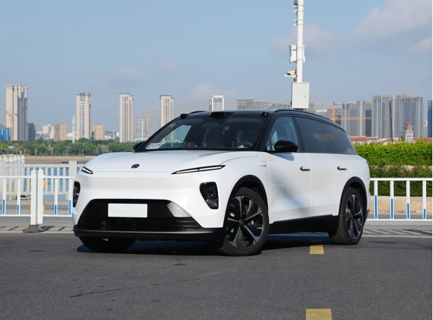 NIO ES8