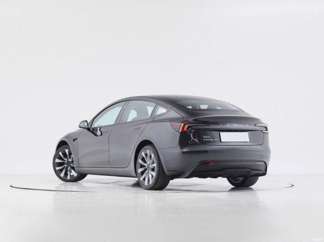 Tesla Model 3 2024
