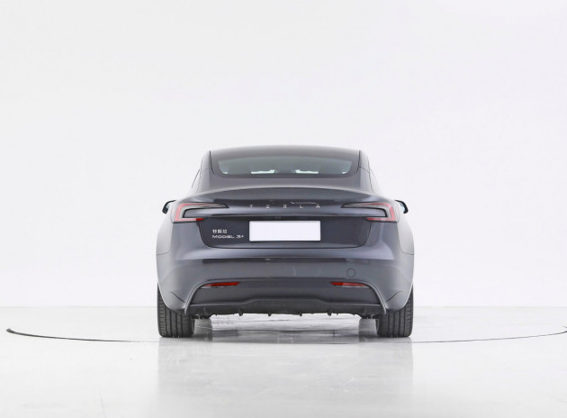 Tesla Model 3 2024