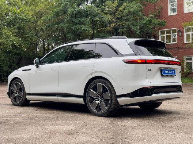 Xpeng G9